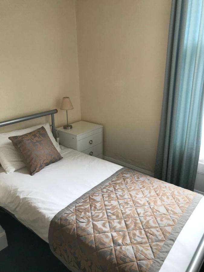 Brialene Holiday Flats Scarborough Bagian luar foto