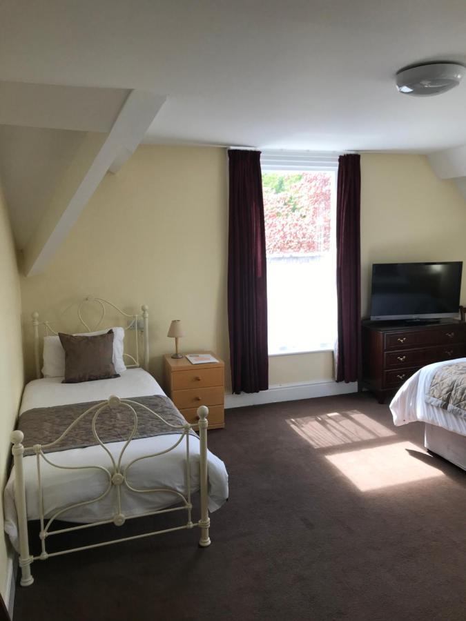Brialene Holiday Flats Scarborough Bagian luar foto