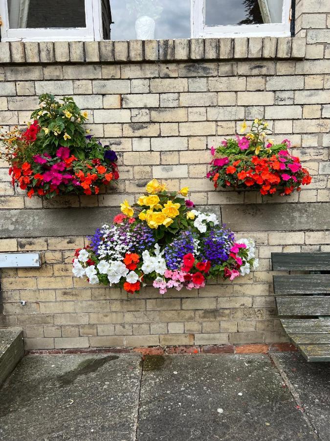Brialene Holiday Flats Scarborough Bagian luar foto