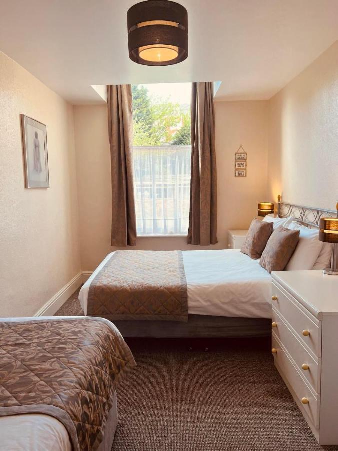 Brialene Holiday Flats Scarborough Bagian luar foto