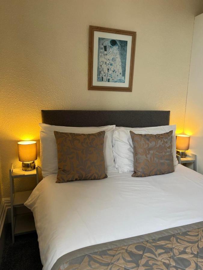Brialene Holiday Flats Scarborough Bagian luar foto
