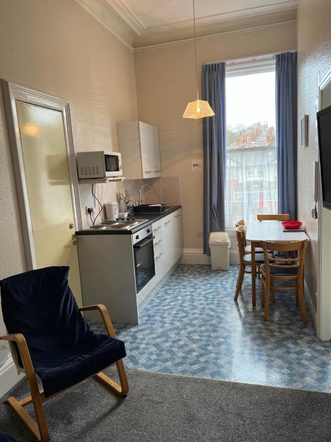 Brialene Holiday Flats Scarborough Bagian luar foto