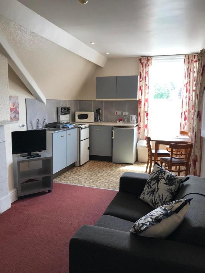 Brialene Holiday Flats Scarborough Bagian luar foto