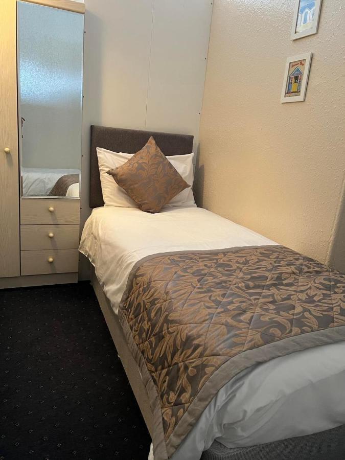 Brialene Holiday Flats Scarborough Bagian luar foto