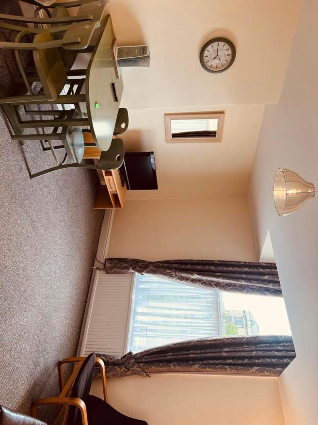 Brialene Holiday Flats Scarborough Bagian luar foto
