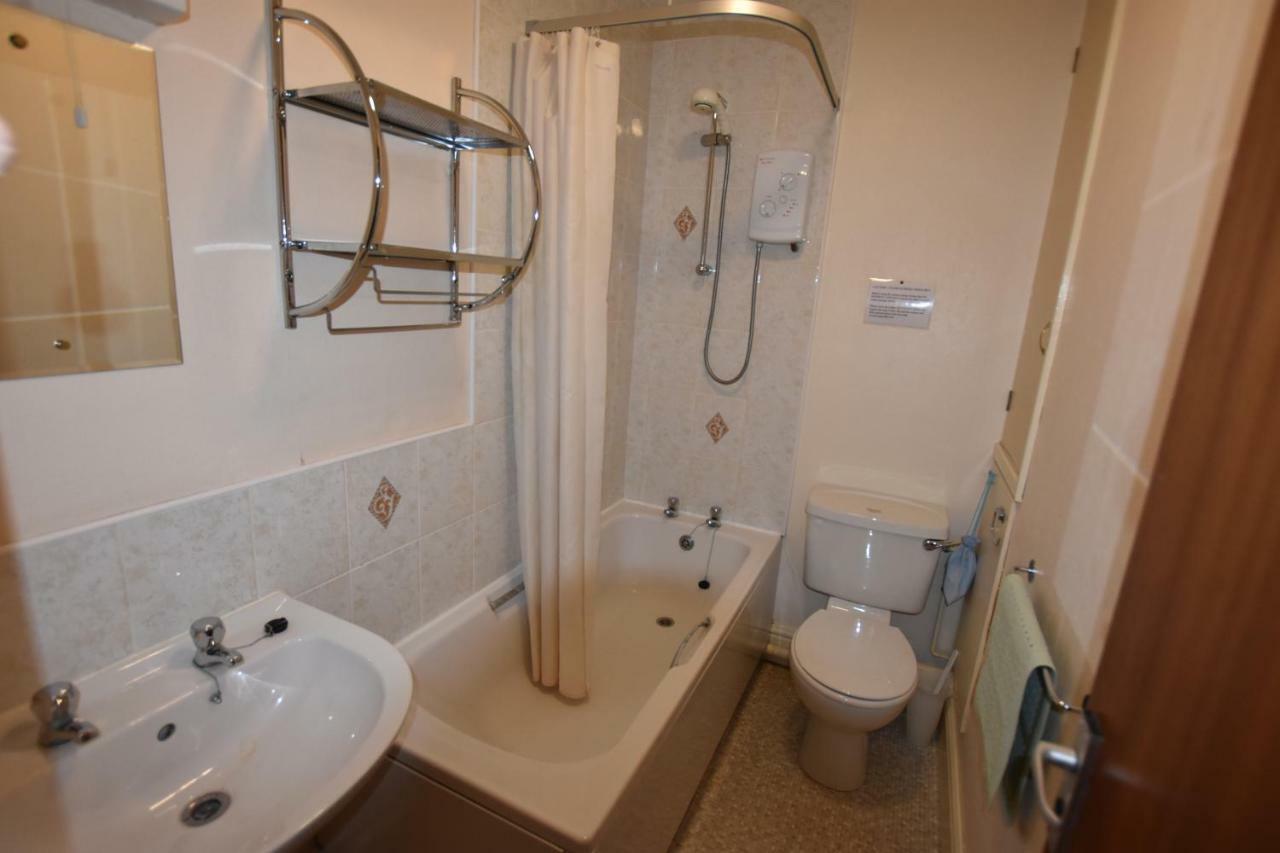 Brialene Holiday Flats Scarborough Bagian luar foto